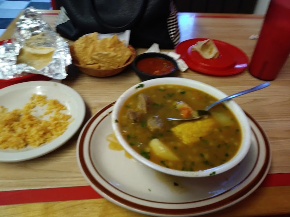 Caldo de Res Con Arroz